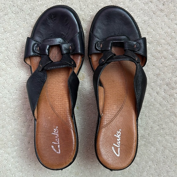 Clark’s Wedges - Picture 2 of 8